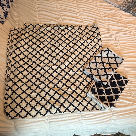 Pottery Barn Navy Blue & Cream Trellis Shower Curtain and Hand Towels - Picture 1 of 8